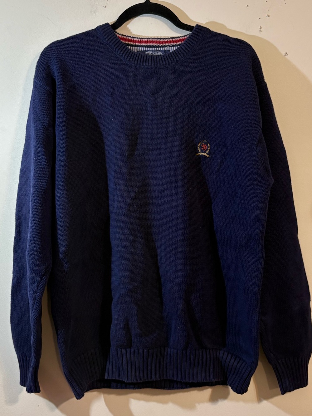 Tommy Hilfiger crewneck sweater navy Large knit fabric embroidered chest logo